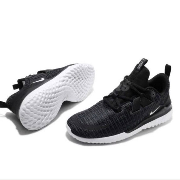 Nike Renew Arena Sneaker - Women - Picture 2 of 5